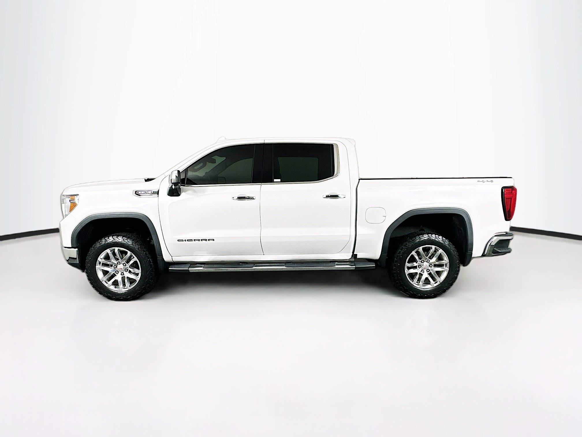 Used 2019 GMC Sierra 1500 SLT w/ SLT Premium Plus Package AWD/4WD image 4