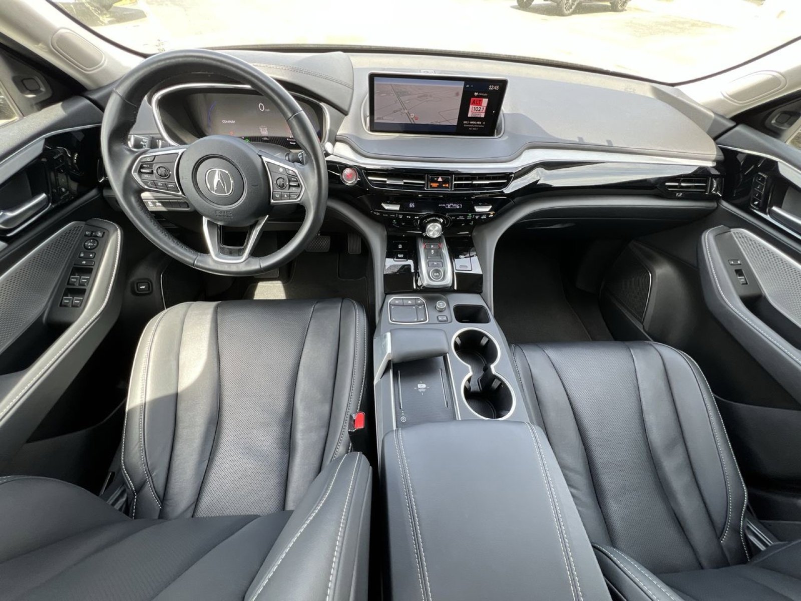 Certified 2024 Acura MDX SH-AWD w/ Technology Package image 2