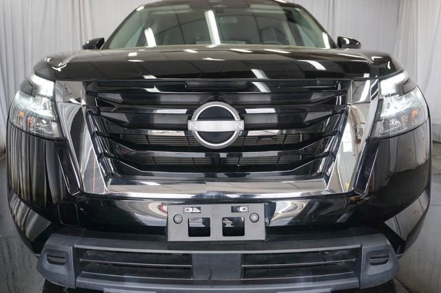 Used 2024 Nissan Pathfinder S image 3