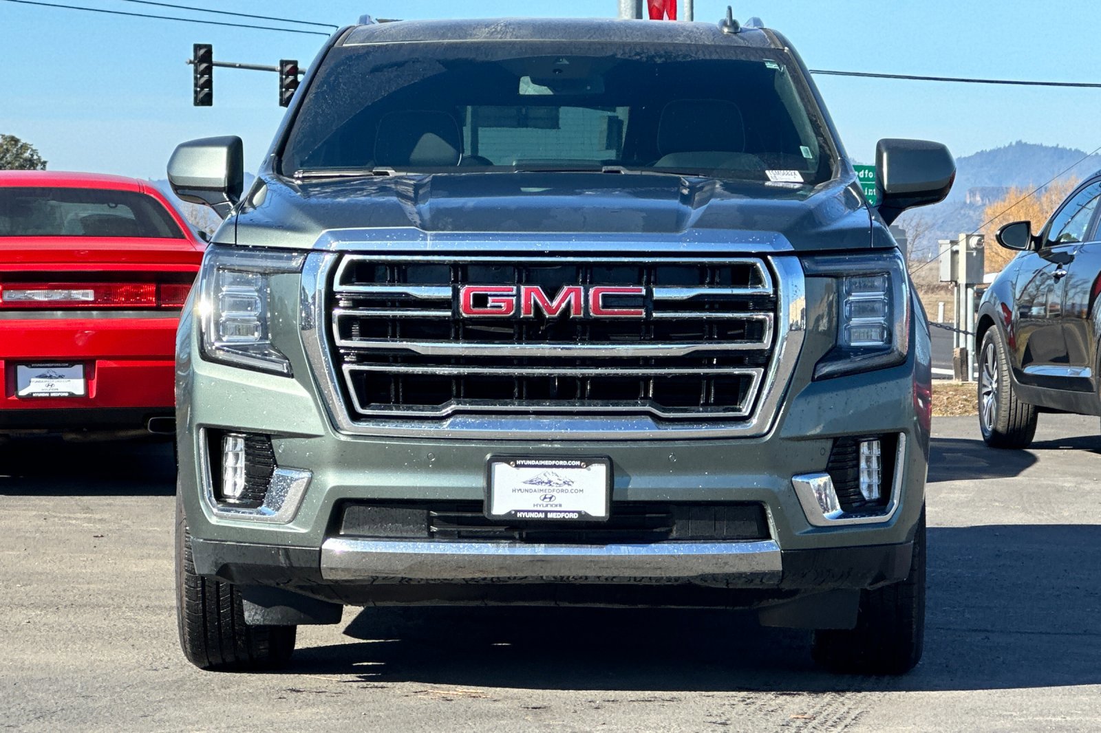 Used 2023 GMC Yukon SLT AWD/4WD image 9