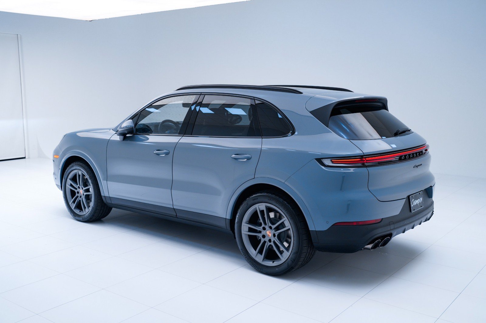 Certified 2026 Porsche Cayenne AWD/4WD image 3