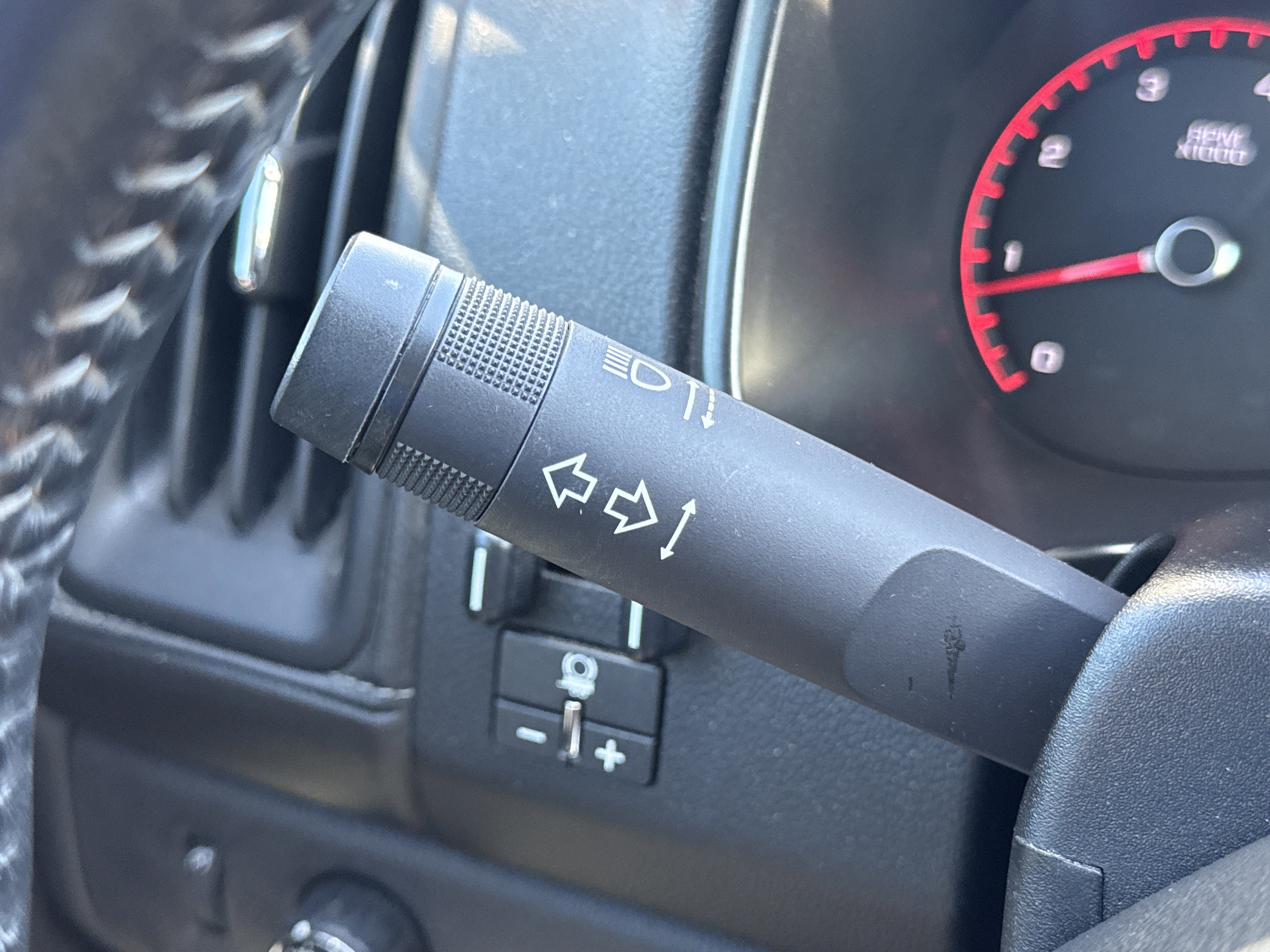 Used 2016 GMC Canyon SLE w/ SLE Convenience Package image 16