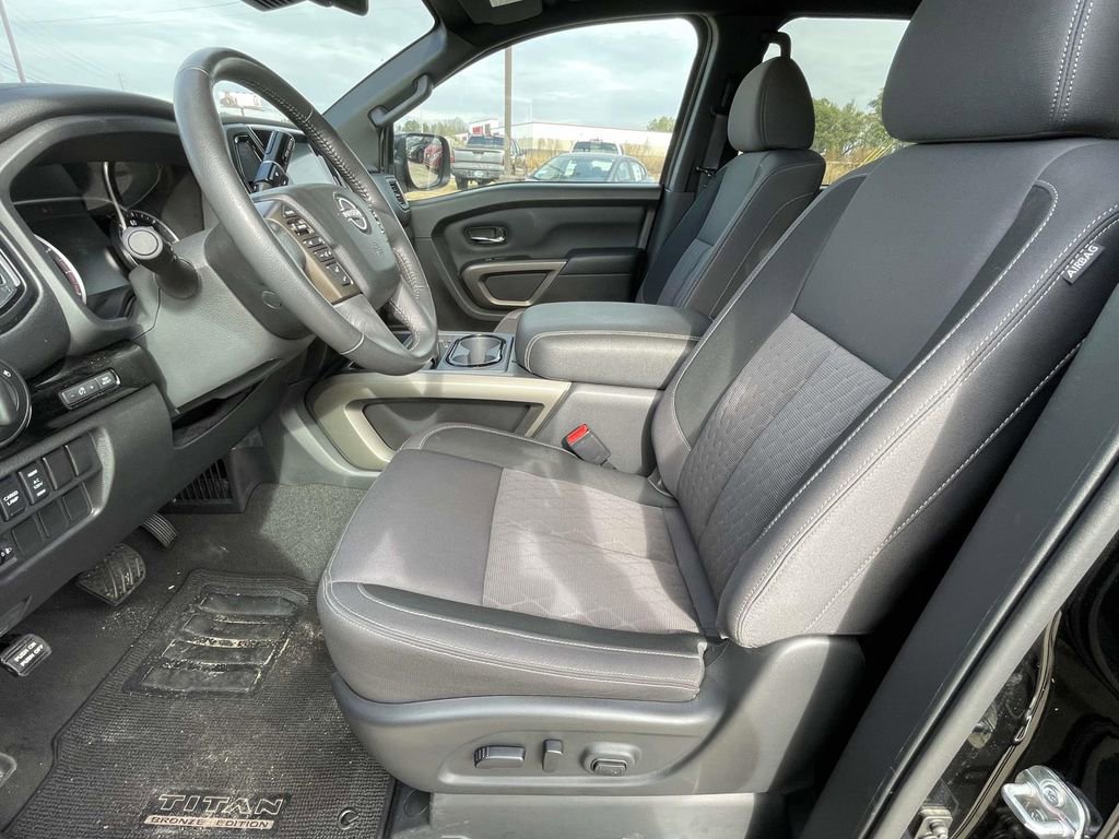 Used 2024 Nissan Titan SV w/ SV Bronze Edition Package image 13