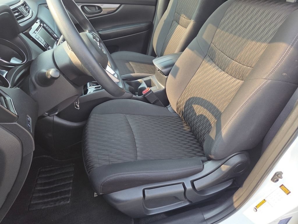 Used 2020 Nissan Rogue S AWD/4WD image 6