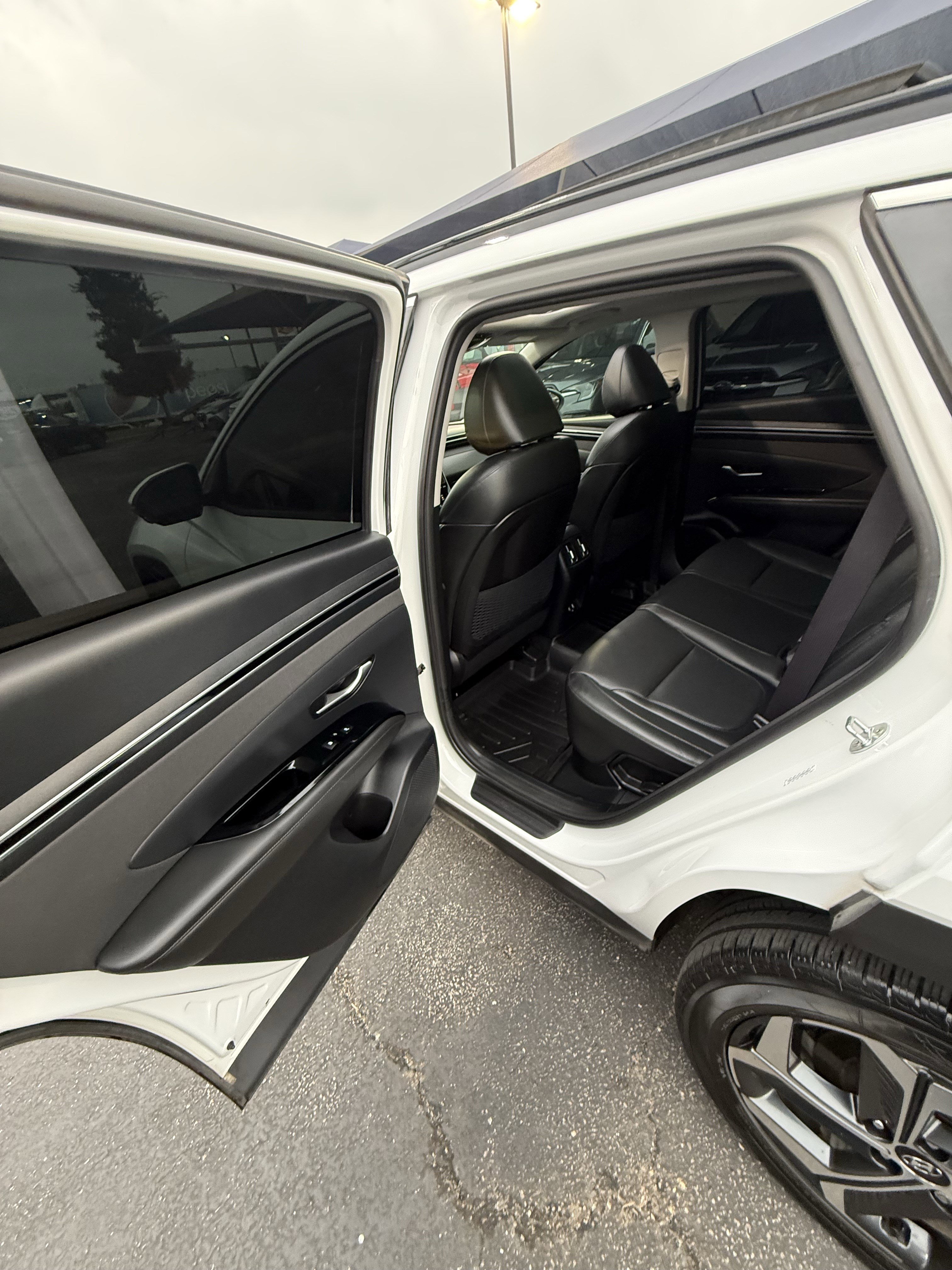 Used 2022 Hyundai Tucson Limited AWD/4WD image 12