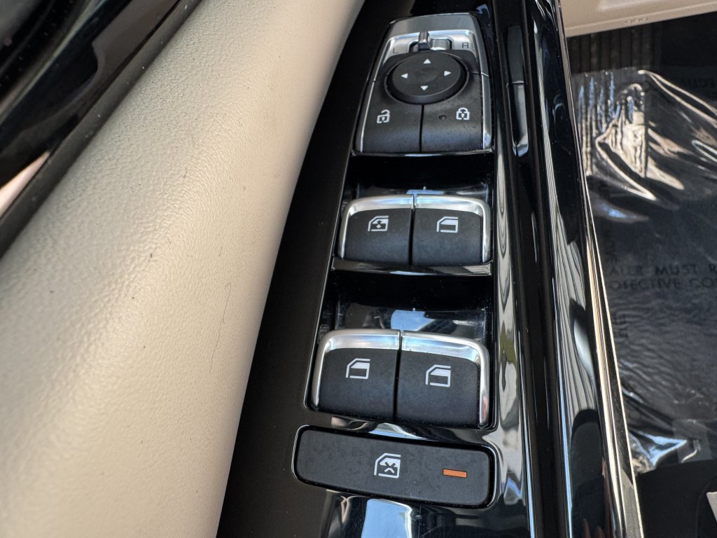 Used 2024 Kia Carnival EX FWD image 28
