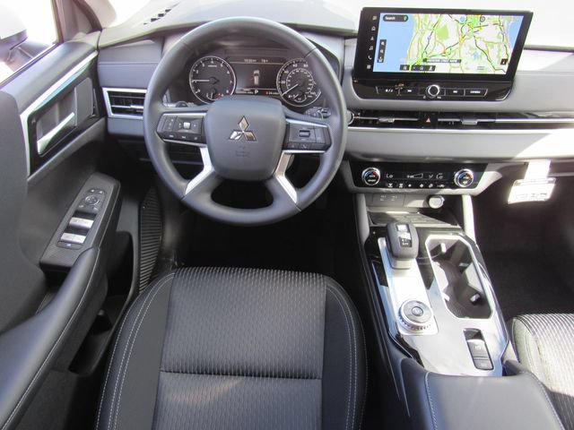 New 2026 Mitsubishi Outlander ES FWD image 15