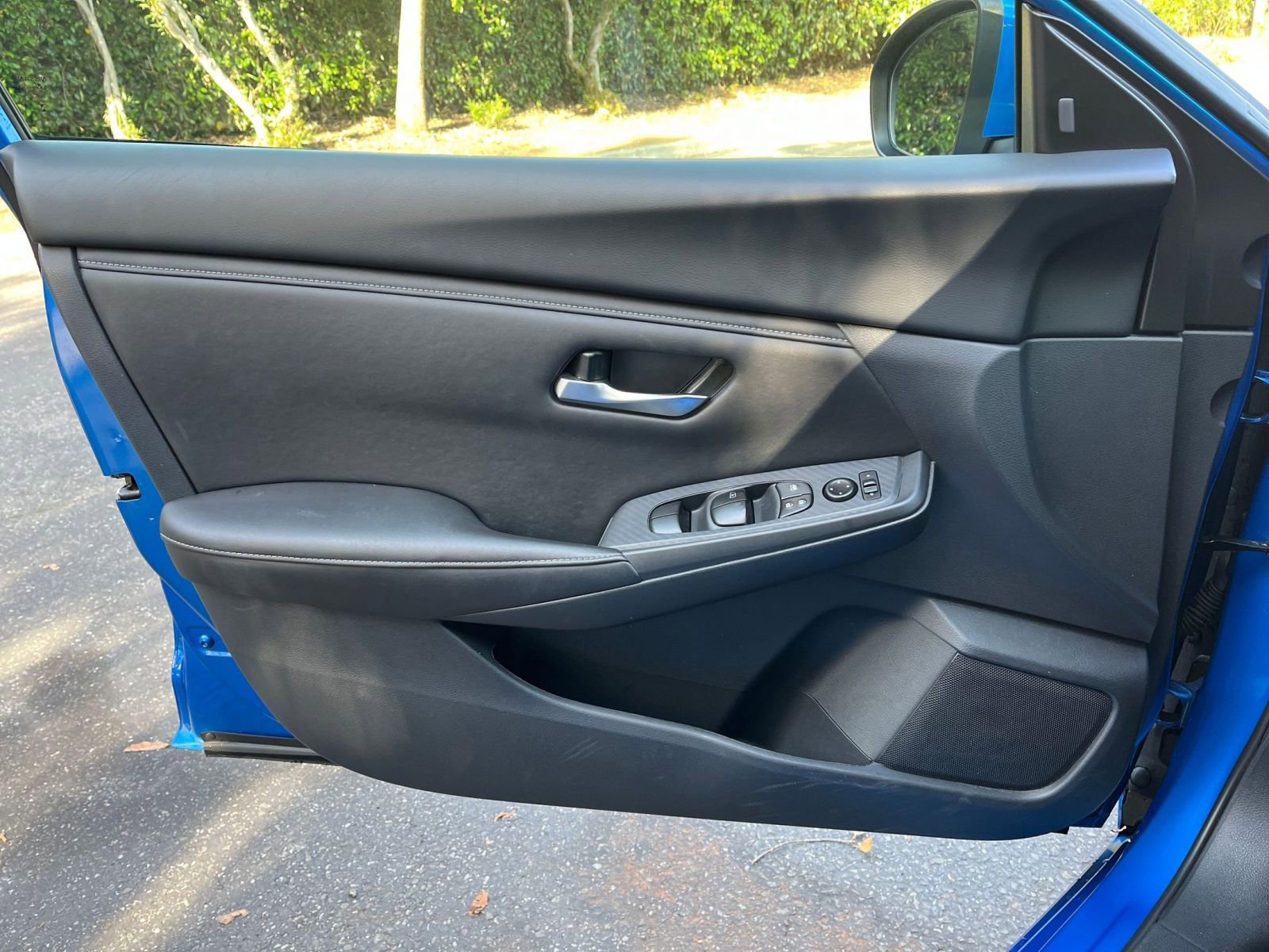 Used 2025 Nissan Sentra SV image 18