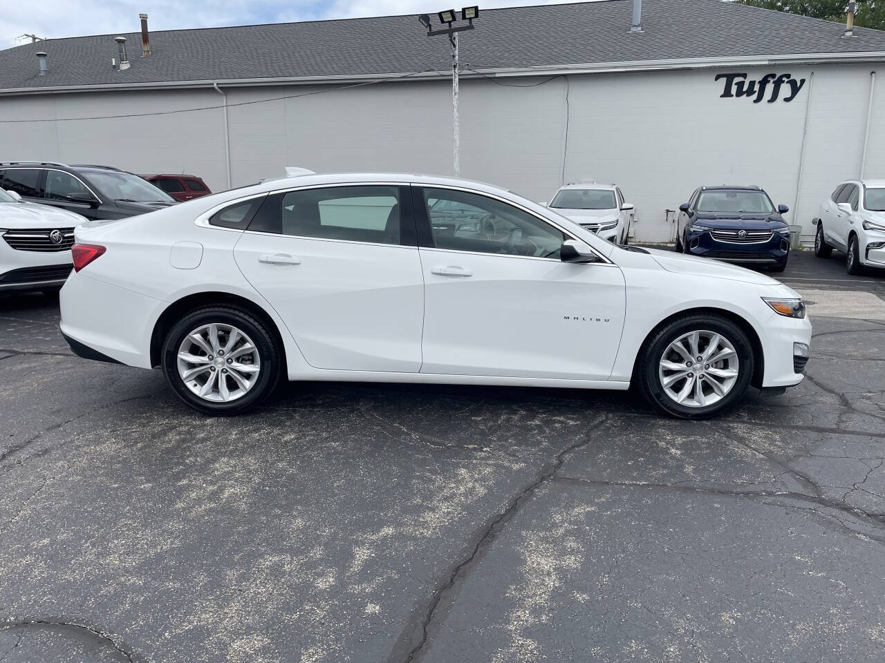 Used 2024 Chevrolet Malibu LT FWD image 7