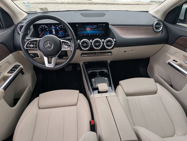 Used 2023 Mercedes-Benz GLA 250 4MATIC image 16