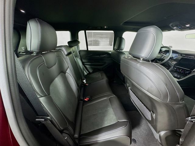 New 2025 Jeep Grand Cherokee Altitude image 29