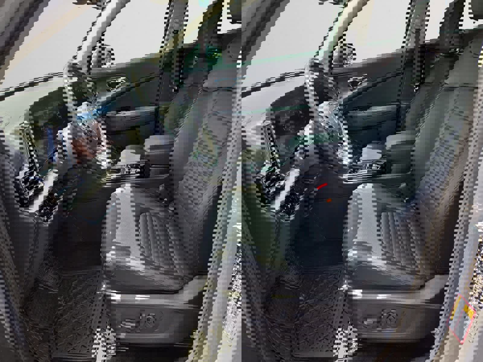 Used 2023 Kia Sportage SX image 9