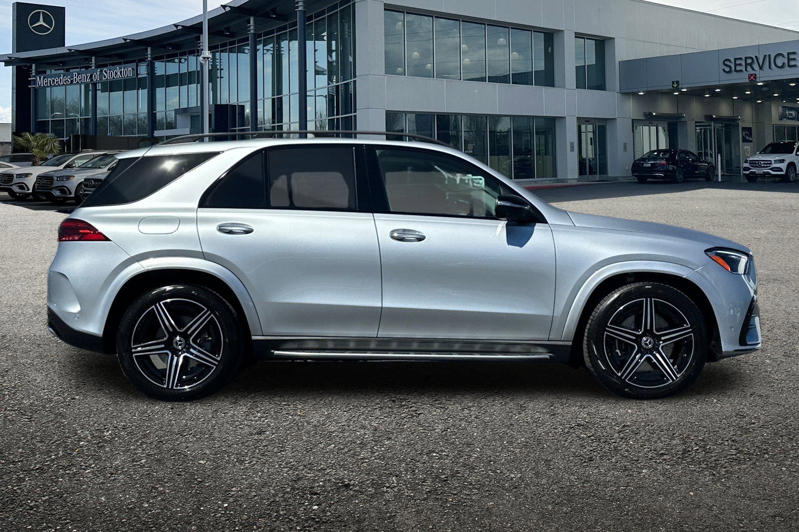 New 2026 Mercedes-Benz GLE 450 4MATIC image 3