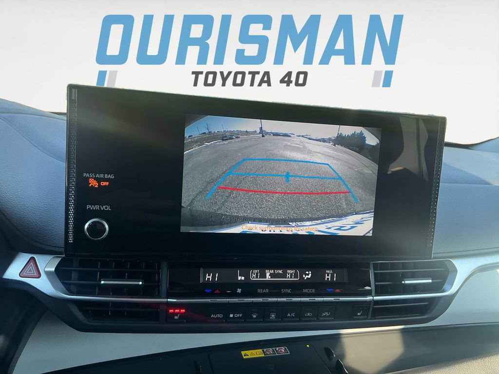 Used 2025 Toyota Sienna XLE image 20