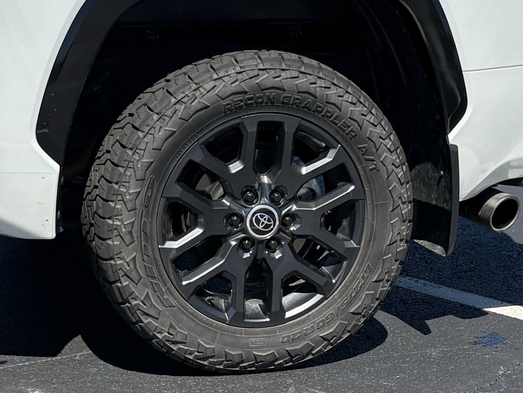 Used 2024 Toyota Tundra Platinum image 3