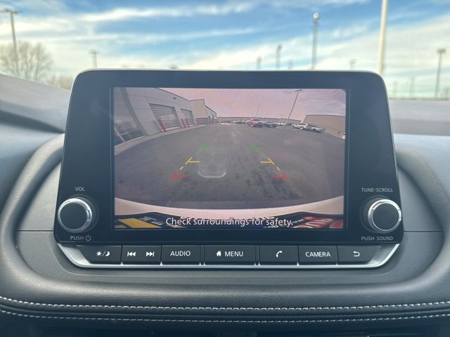 Used 2023 Nissan Rogue S image 24