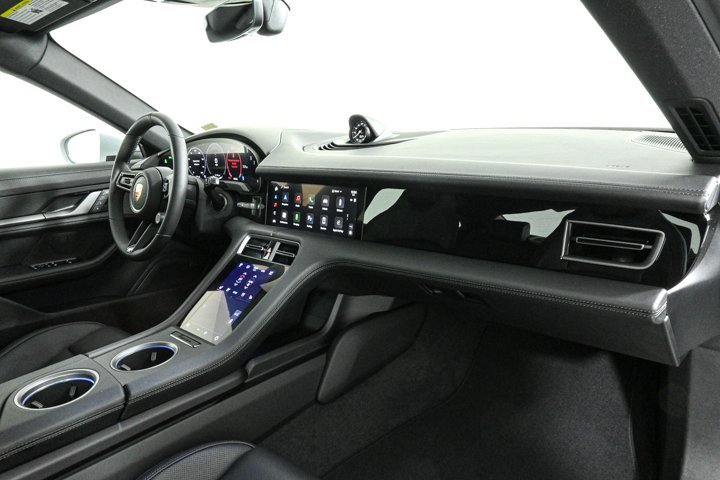 New 2025 Porsche Taycan image 24