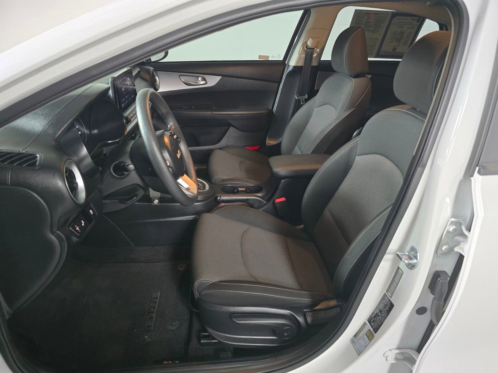 Used 2024 Kia Forte LXS w/ LXS Technology Package image 15