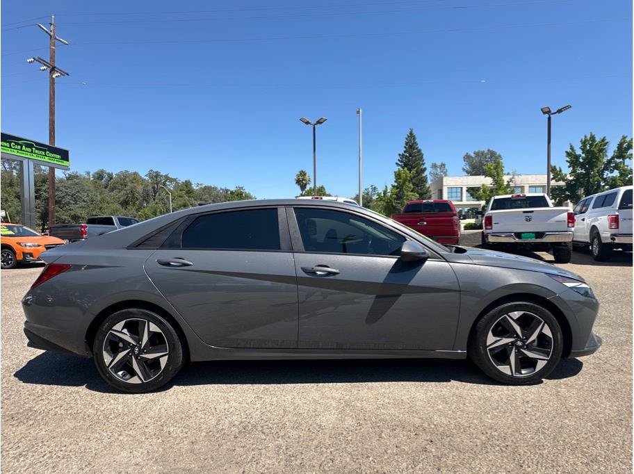 Used 2023 Hyundai Elantra SEL w/ Convenience Package FWD image 9