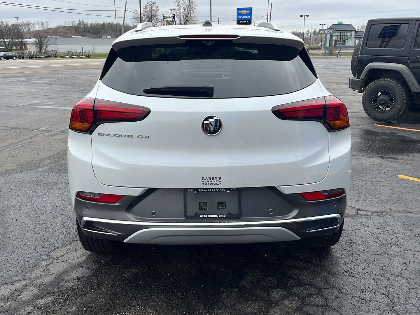 Used 2022 Buick Encore GX Essence w/ Advanced Technology Package FWD image 4