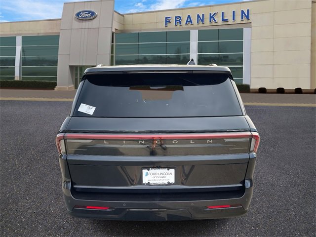 New 2025 Lincoln Navigator L Reserve w/ Jet Appearance Package image 4