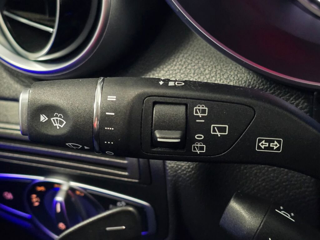 Used 2022 Mercedes-Benz GLC 300 GLC 300 image 40