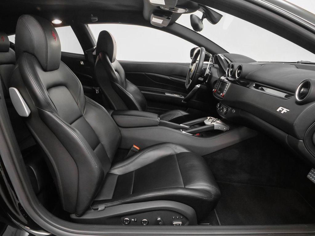 Certified 2015 Ferrari FF image 23