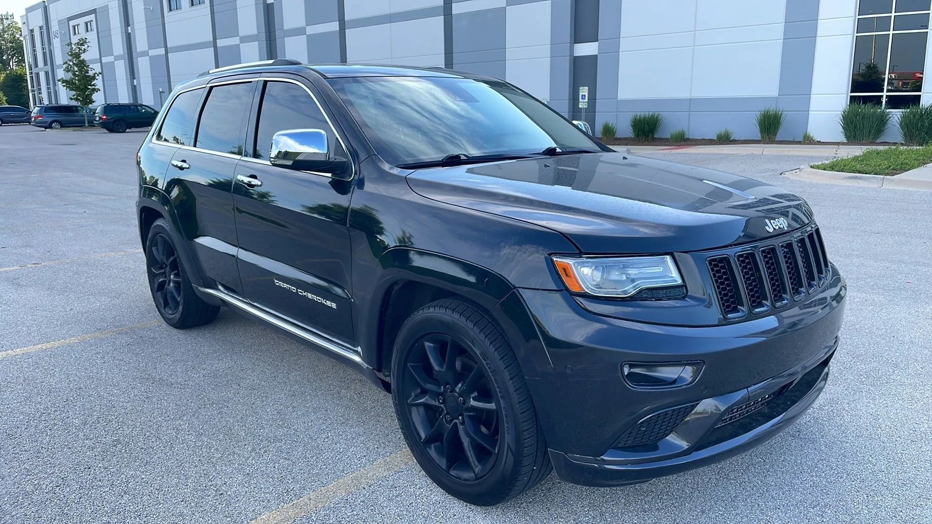 Used 2015 Jeep Grand Cherokee Summit AWD/4WD image 4