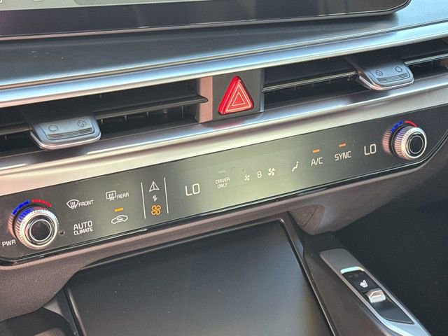 Certified 2025 Kia Sorento EX w/ EX Panoramic Sunroof Package image 23