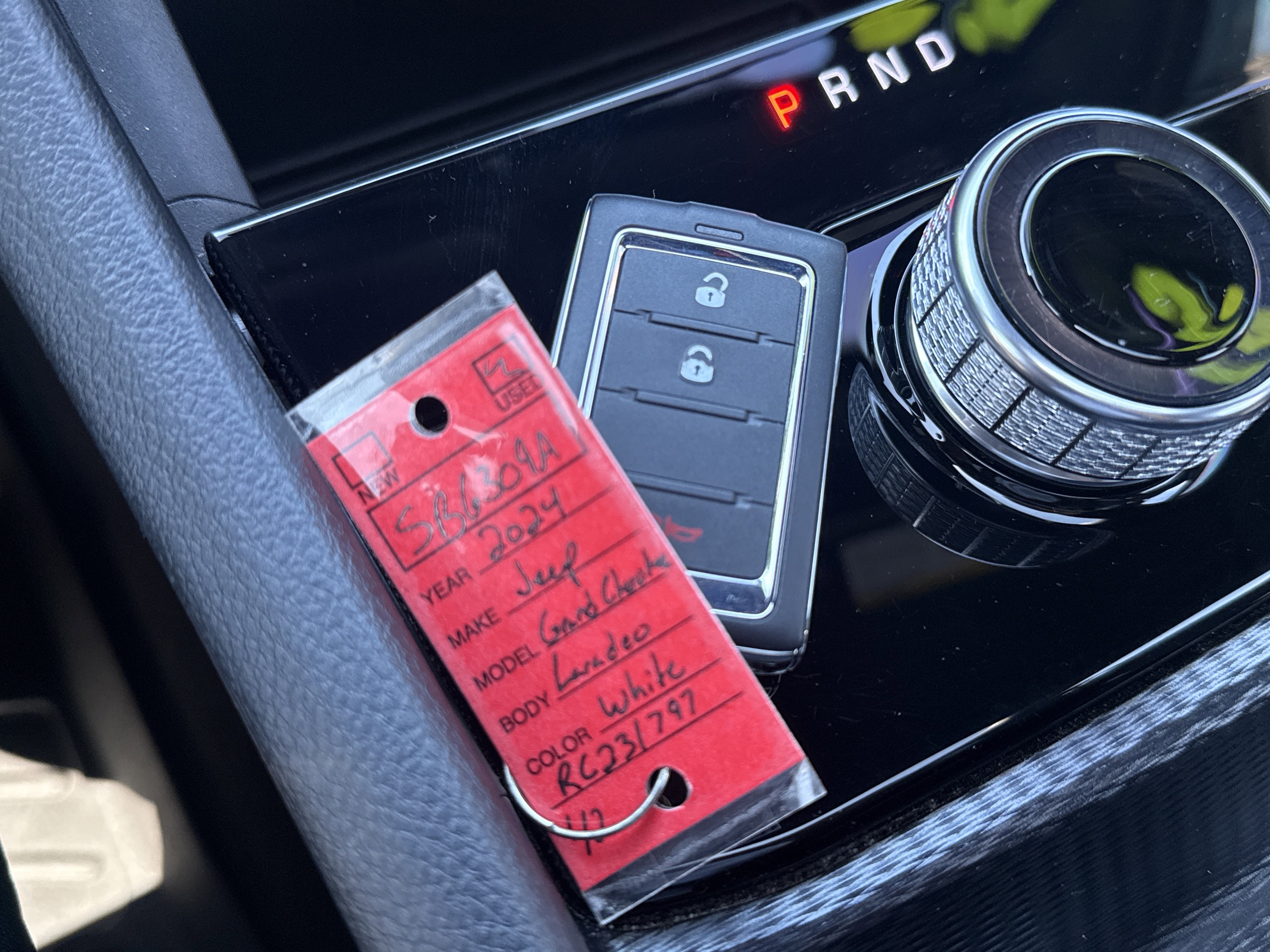 Used 2024 Jeep Grand Cherokee Laredo X w/ Trailer Tow Package AWD/4WD image 31