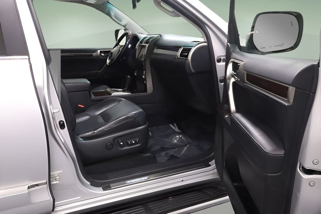Used 2014 Lexus GX 460 Luxury AWD/4WD image 25