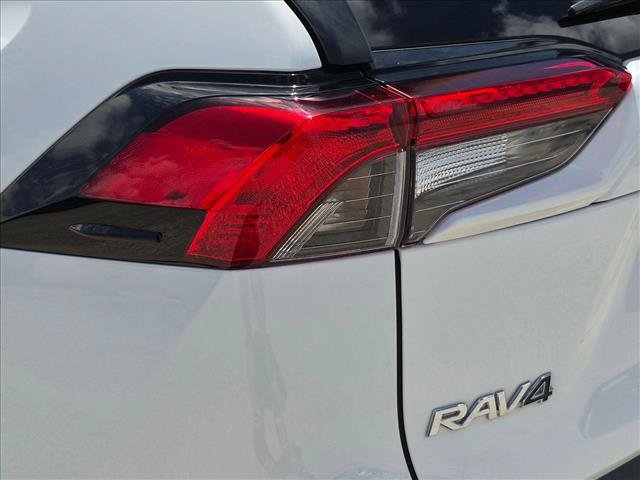 Used 2022 Toyota RAV4 XLE w/ Convenience Package FWD image 19