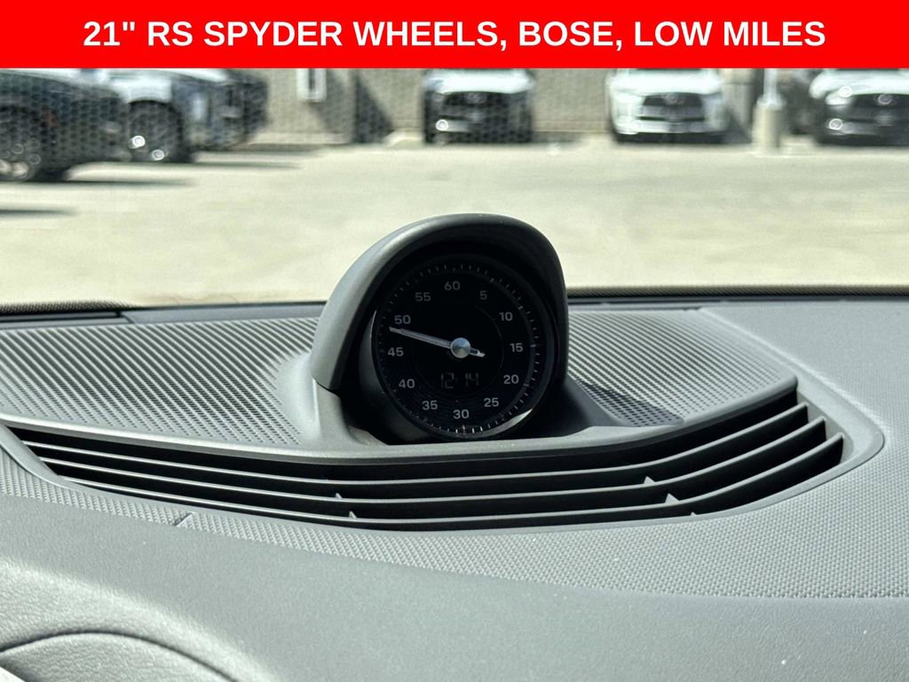 Used 2023 Porsche Taycan image 22