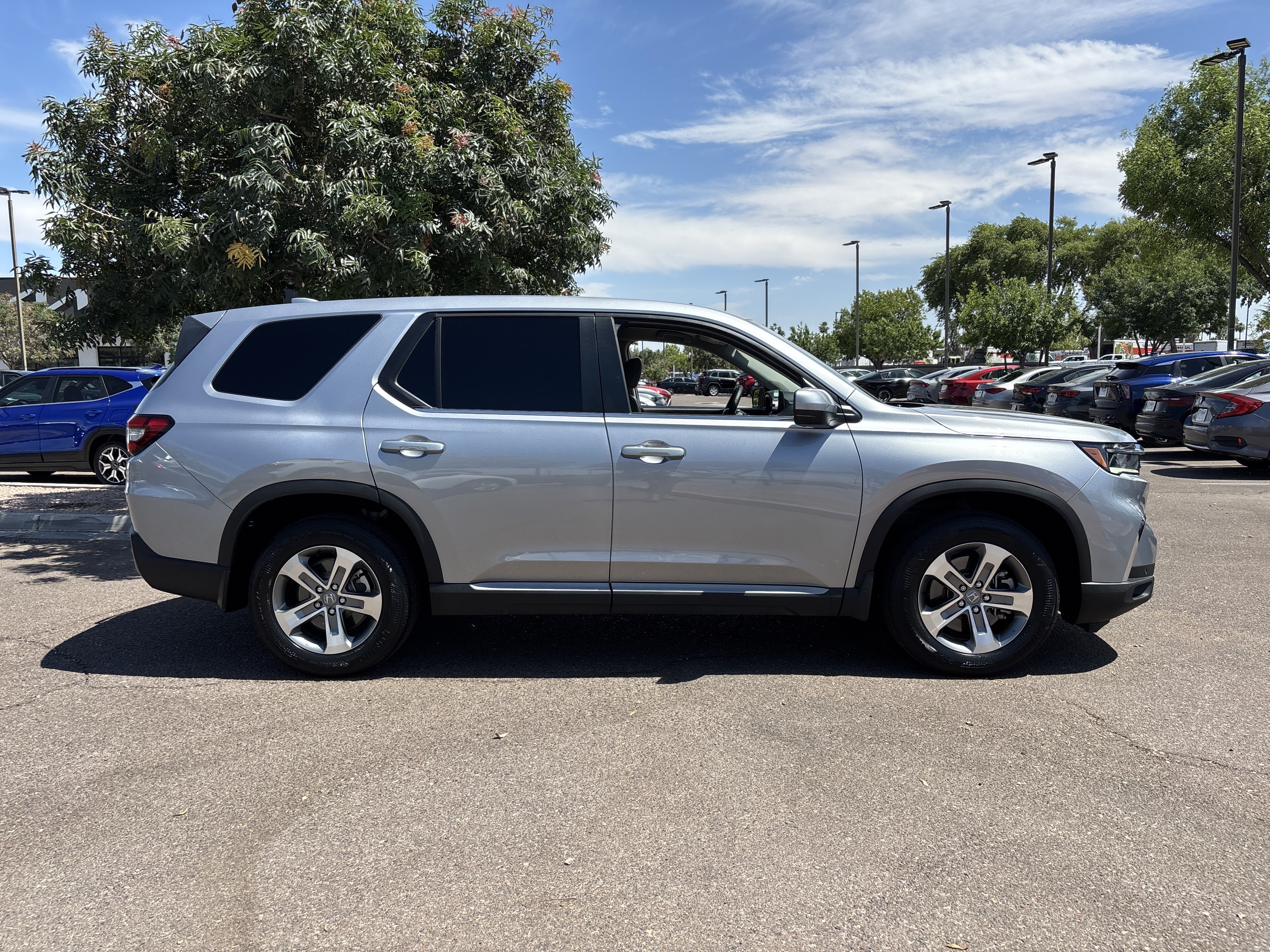 Used 2024 Honda Pilot EX-L image 6