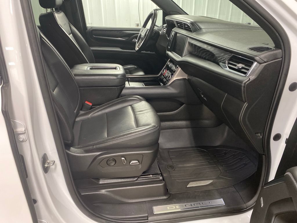 Used 2022 GMC Yukon XL Denali AWD/4WD image 24