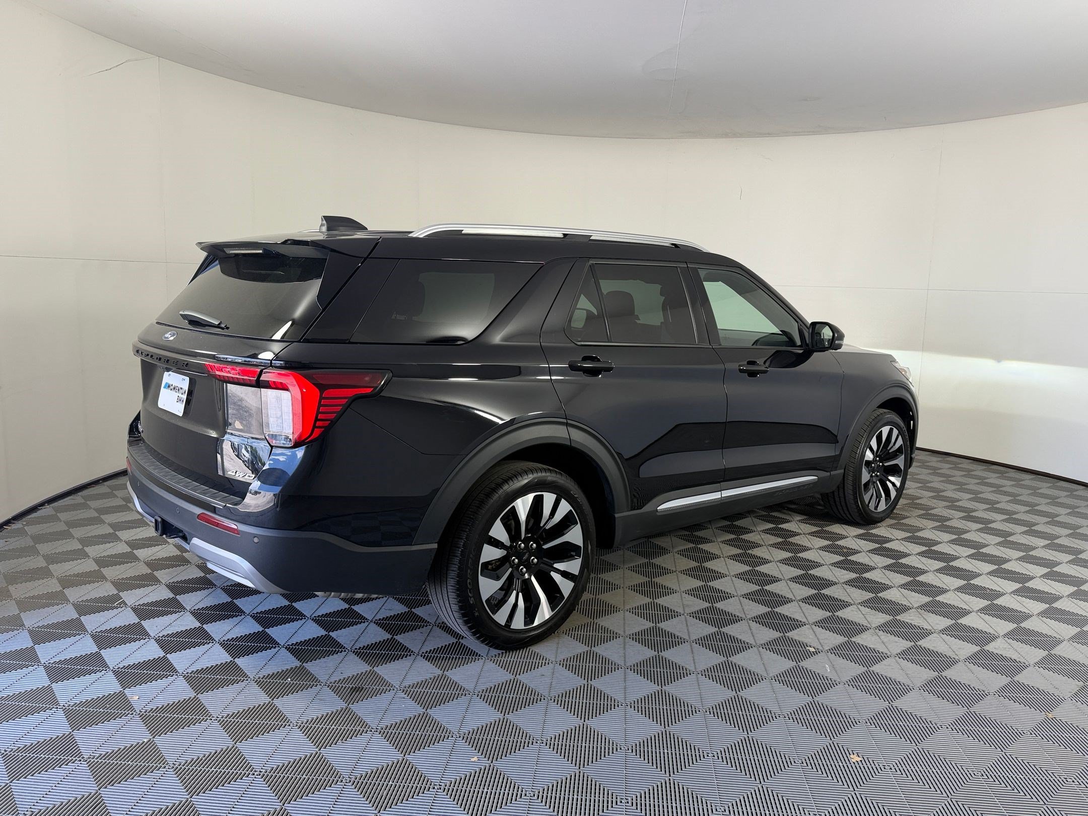 Used 2025 Ford Explorer Platinum w/ LUX Leather Package AWD/4WD image 9