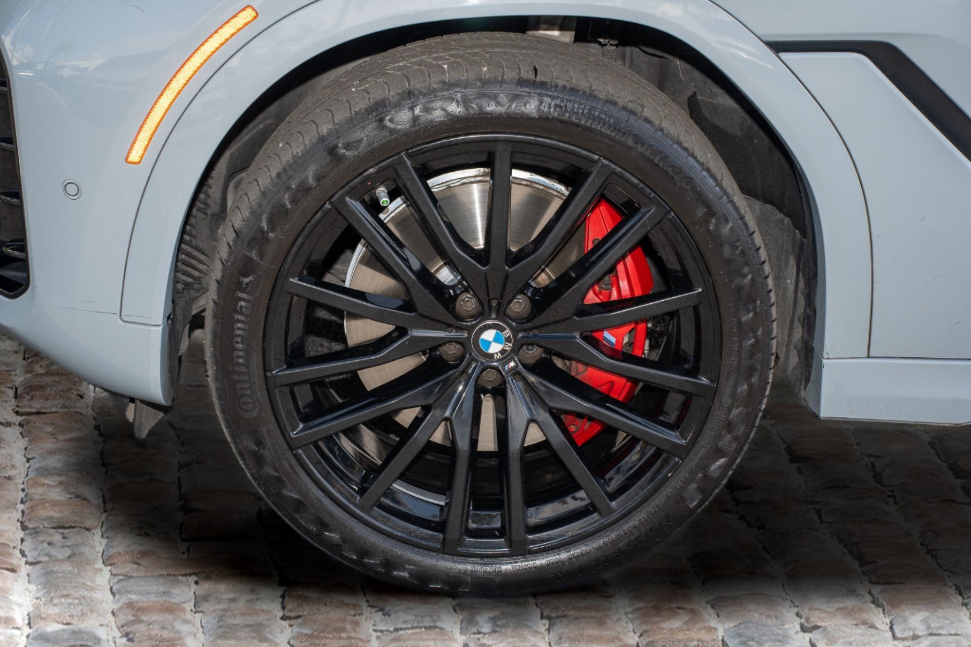 Used 2024 BMW X6 M60i w/ Dynamic Handling Package image 40