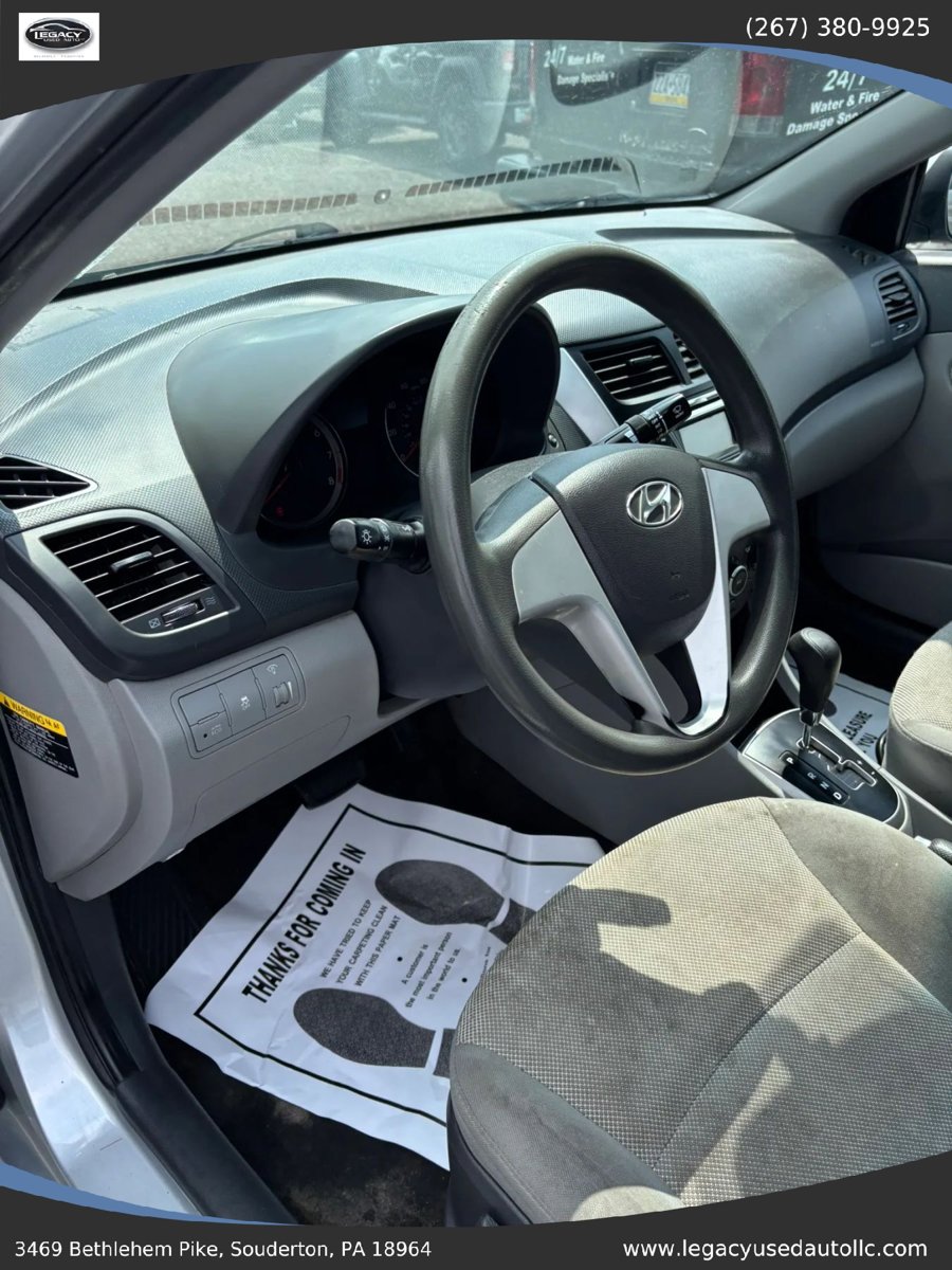Used 2012 Hyundai Accent GLS FWD image 14