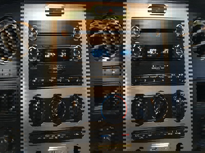 Used 2016 Ford Expedition XL image 13