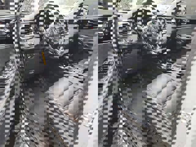 Used 2017 Kia Sorento SX image 2