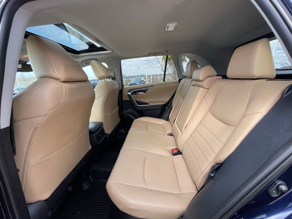 Used 2019 Toyota RAV4 Limited w/ Carpet Mat Package image 23