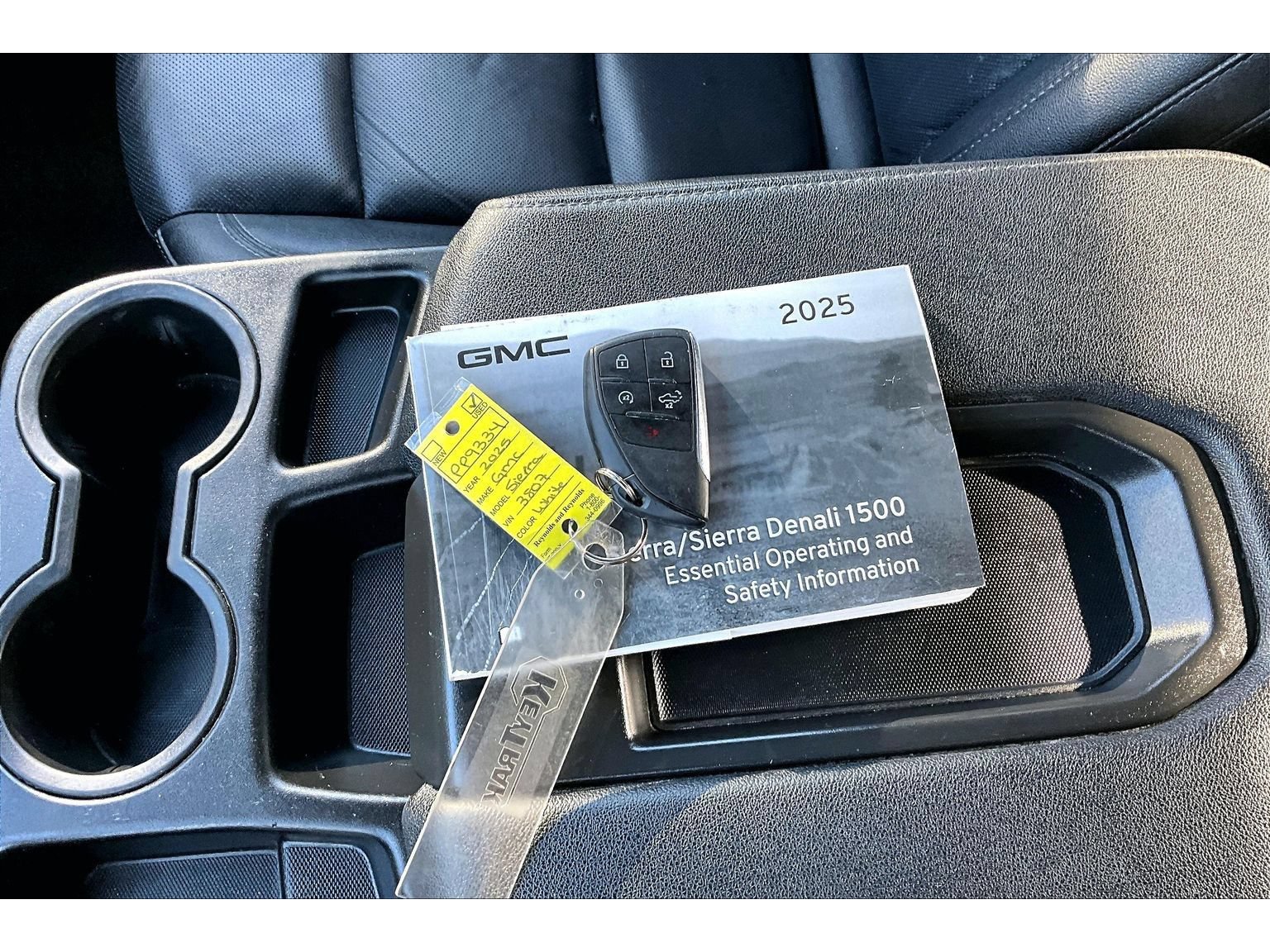 Used 2025 GMC Sierra 1500 SLT AWD/4WD image 57