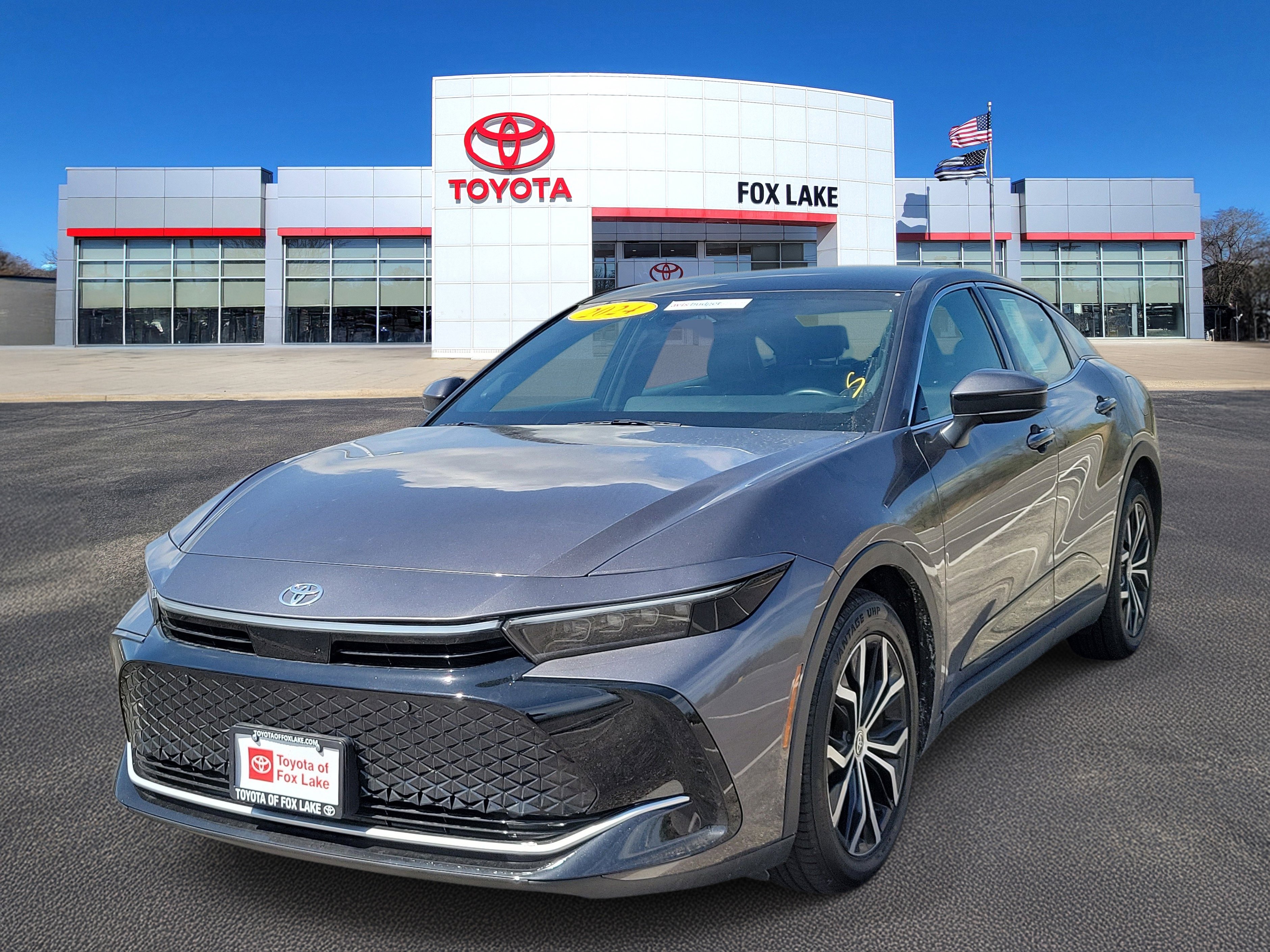 Used 2024 Toyota Crown Limited image 2