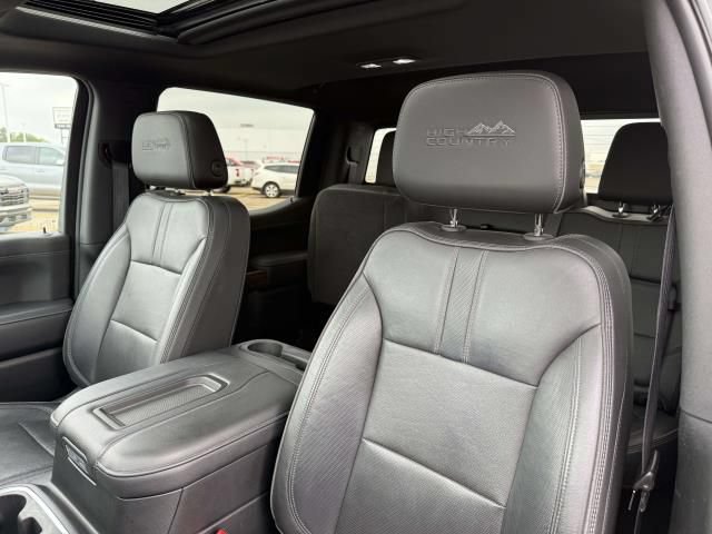 Used 2020 Chevrolet Silverado 1500 High Country w/ Technology Package AWD/4WD image 14