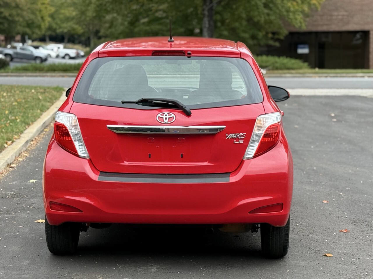 Used 2014 Toyota Yaris L image 5