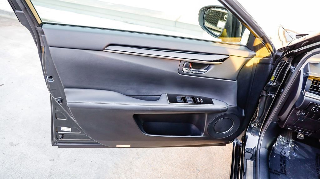 Used 2018 Lexus ES 350 image 25