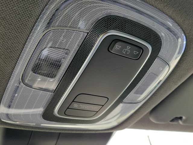 Certified 2025 Hyundai Elantra SE FWD image 30