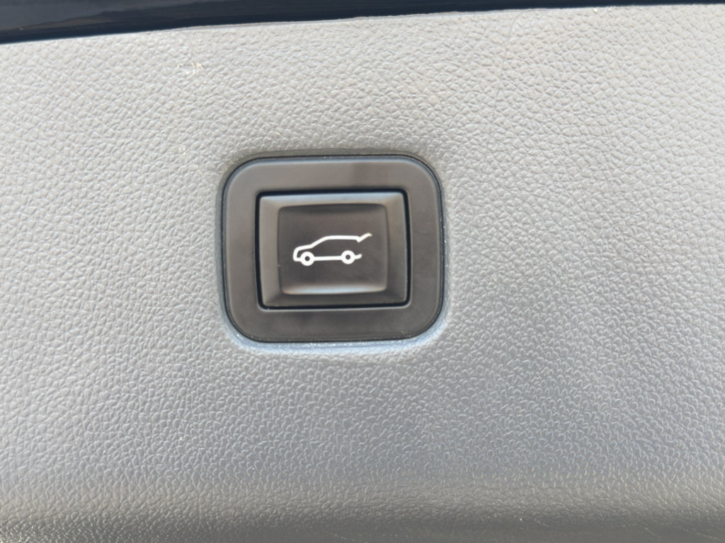 Used 2019 Chevrolet Blazer LT w/ Sun and Wheels Package FWD image 16