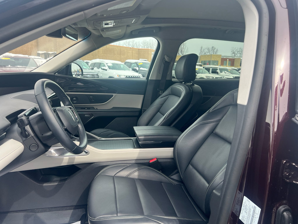 Used 2024 Lincoln Nautilus Premier w/ Equipment Group 102A AWD/4WD image 7