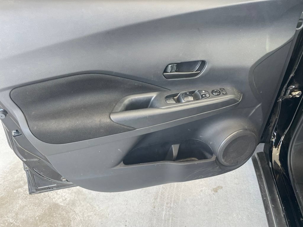 Certified 2025 Nissan Kicks Play S FWD image 9